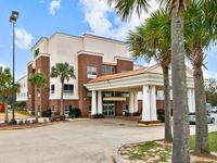 Holiday Inn Express & Suites Lucedale