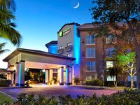 Holiday Inn Express & Suites Naples Downtown - 5th Avenue