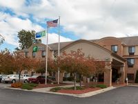 Holiday Inn Express & Suites Canton