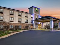 Holiday Inn Express Marshall
