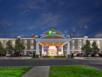 Holiday Inn Express & Suites Woodhaven
