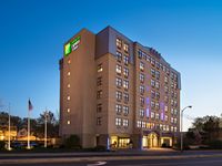 Holiday Inn Express & Suites Boston - Cambridge
