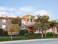 Holiday Inn Express & Suites Corona