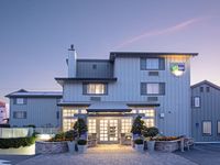 Holiday Inn Express Monterey-Cannery Row