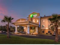 Holiday Inn Express & Suites Red Bluff-South Redding Area