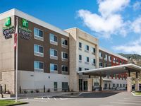 Holiday Inn Express & Suites Ukiah