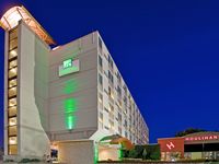 Holiday Inn Manhattan At The Campus