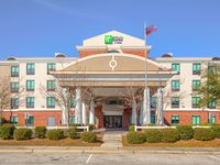 Holiday Inn Express & Suites Gulf Shores