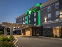 Holiday Inn & Suites Decatur-Forsyth