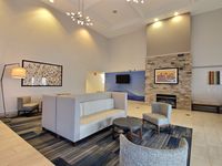 Holiday Inn Express & Suites Milwaukee Airport