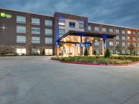 Holiday Inn Express & Suites Dallas North - Addison