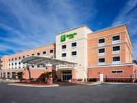 Holiday Inn & Suites Beaufort @ Highway 21