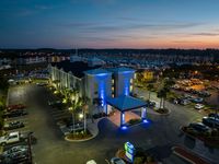Holiday Inn Express & Suites N. Myrtle Beach-Little River
