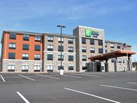 Holiday Inn Express & Suites Clarion