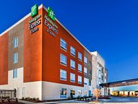 Holiday Inn Express & Suites Tulsa West - Sand Springs