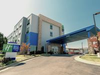Holiday Inn Express & Suites Tahlequah