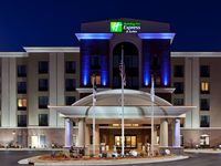 Holiday Inn Express & Suites Hope Mills-Fayetteville Arpt