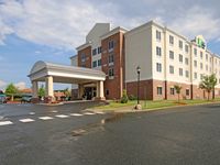 Holiday Inn Express & Suites Charlotte North