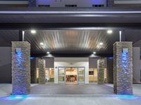 Holiday Inn Express & Suites Lincoln I - 80
