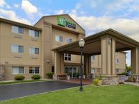 Holiday Inn Express & Suites St. Joseph Lakefront