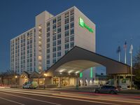Holiday Inn Portland-By The Bay