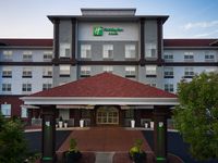 Holiday Inn & Suites Madison West