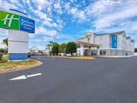 Holiday Inn Express & Suites Destin E - Commons Mall Area