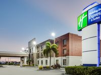 Holiday Inn Express & Suites Clewiston