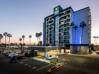 Holiday Inn Express & Suites Santa Ana - Orange County