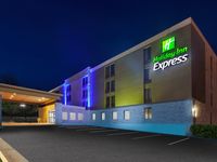Holiday Inn Express Fairfax - Arlington Boulevard