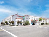 Holiday Inn Express & Suites Hermosa Beach