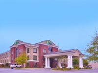 Holiday Inn Express & Suites Pine Bluff