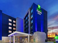 Holiday Inn Express & Suites Houston - N Downtown