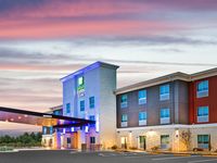 Holiday Inn Express & Suites Junction