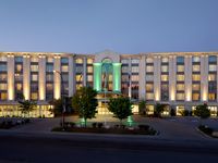Holiday Inn & Suites Montreal Airport