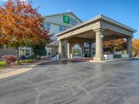 Holiday Inn Express & Suites Oshkosh-Sr 41