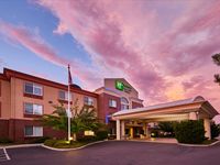 Holiday Inn Express & Suites Medford-Central Point