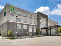 Holiday Inn Express & Suites Denton South