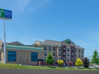 Holiday Inn Express & Suites North East (Erie I-90 Exit 41)