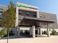 Holiday Inn Express & Suites Kingfisher