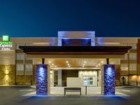 Holiday Inn Express & Suites Wapakoneta
