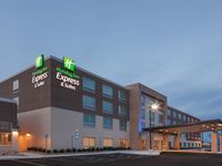 Holiday Inn Express & Suites Sterling Heights-Detroit Area