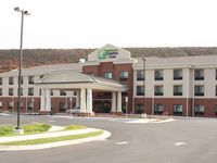 Holiday Inn Express & Suites Cumberland - La Vale