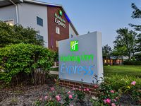 Holiday Inn Express Chicago NW-Vernon Hills