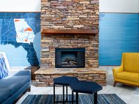 Holiday Inn Express & Suites Hiawassee