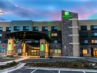 Holiday Inn & Suites Denver Tech Center-Centennial