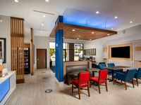 Holiday Inn Express & Suites Chatsworth