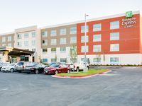 Holiday Inn Express & Suites Russellville