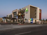 Holiday Inn Express & Suites Phoenix North - Happy Valley