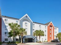 Candlewood Suites Charleston - Northwoods